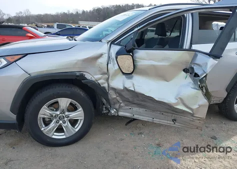 2020 Toyota Rav4 Xle z USA, uszkodzony, nr VIN 2T3P1RFV3LC072427